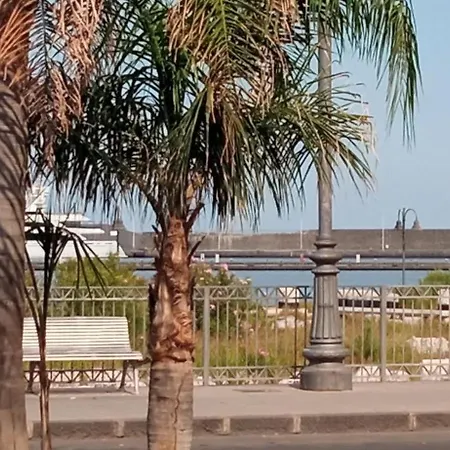 Tropicana דירה *