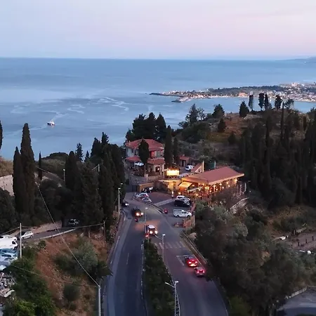 Tropicana דירה *